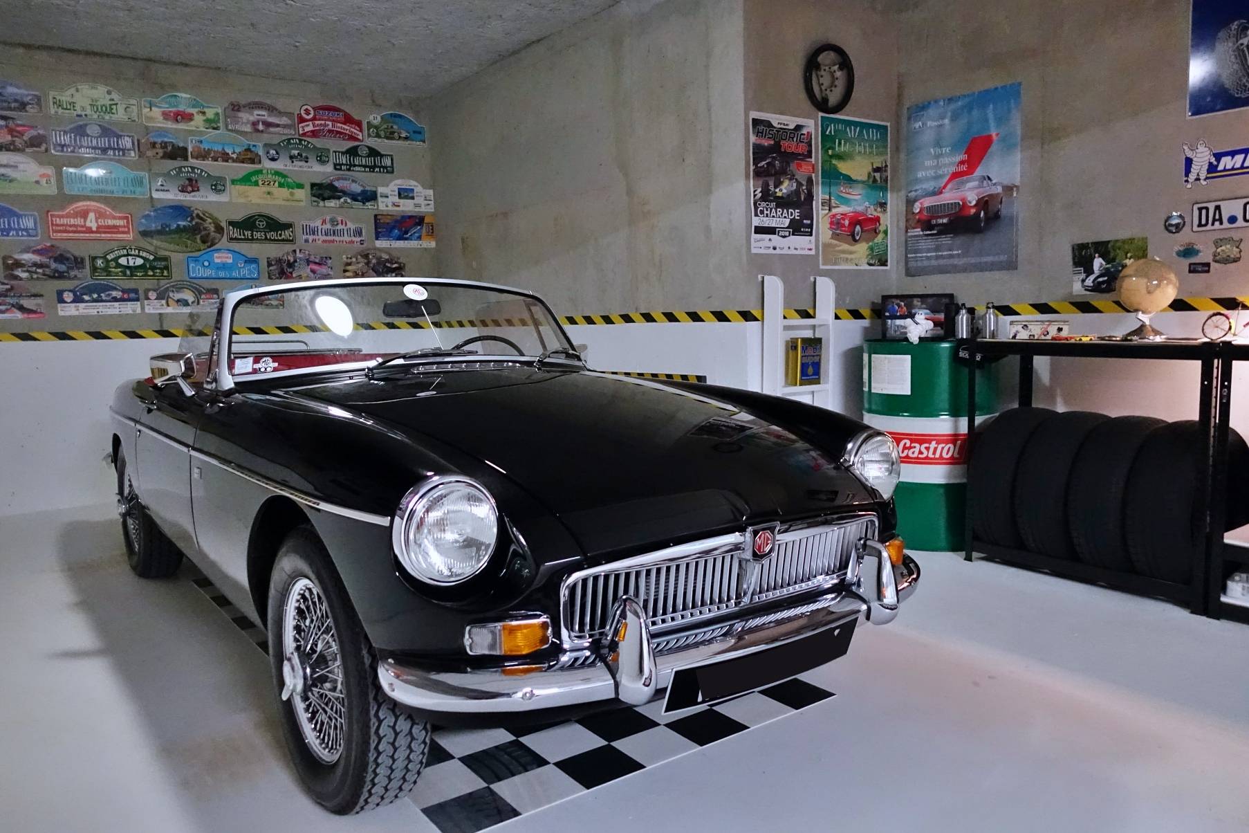 mgb box.JPG