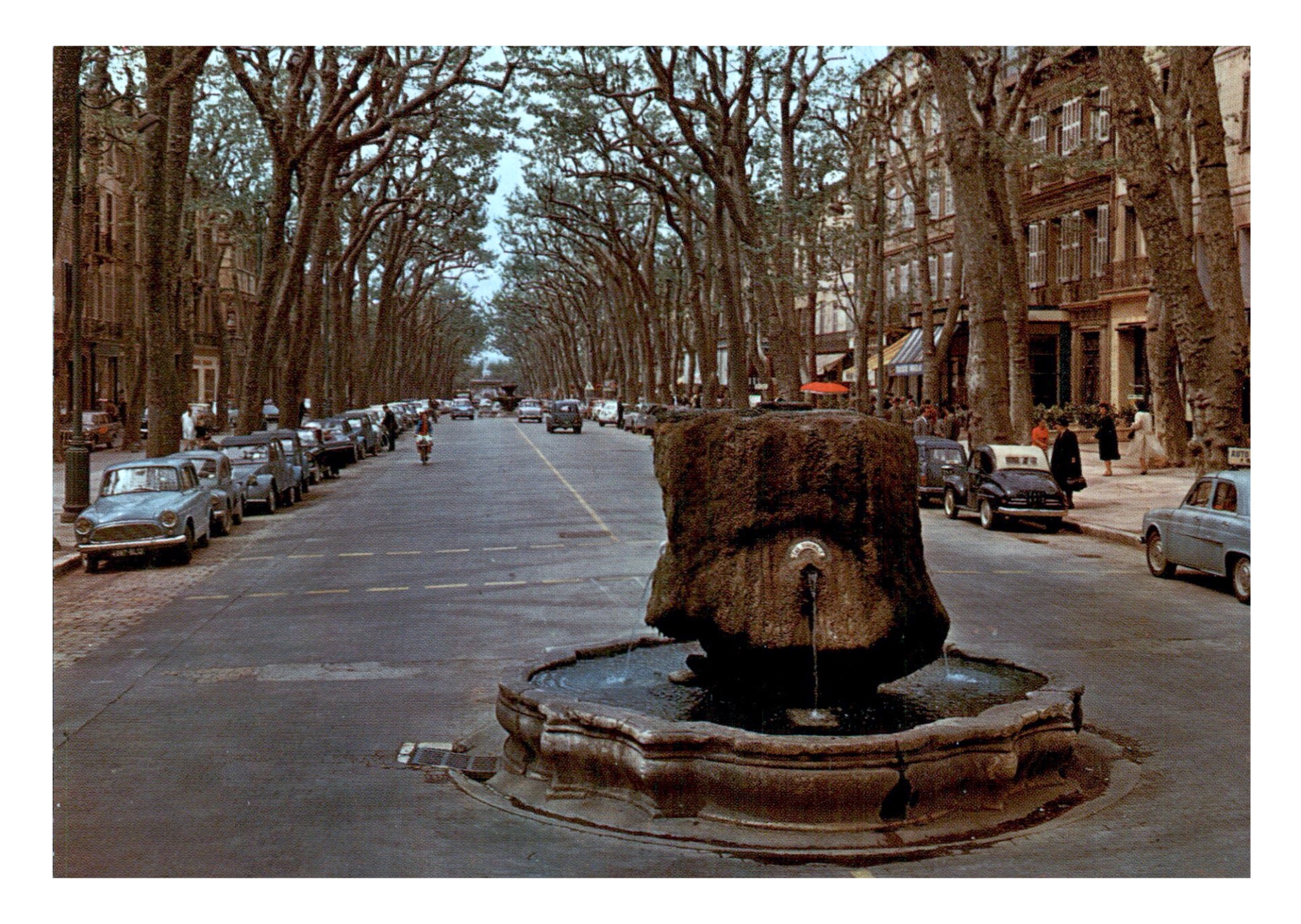 Aix en Provence, Bouche du Rhône, Cours Mirabeau (13).jpg