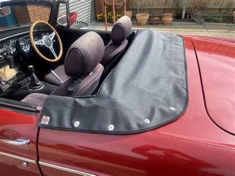 Half cover tonneau.png