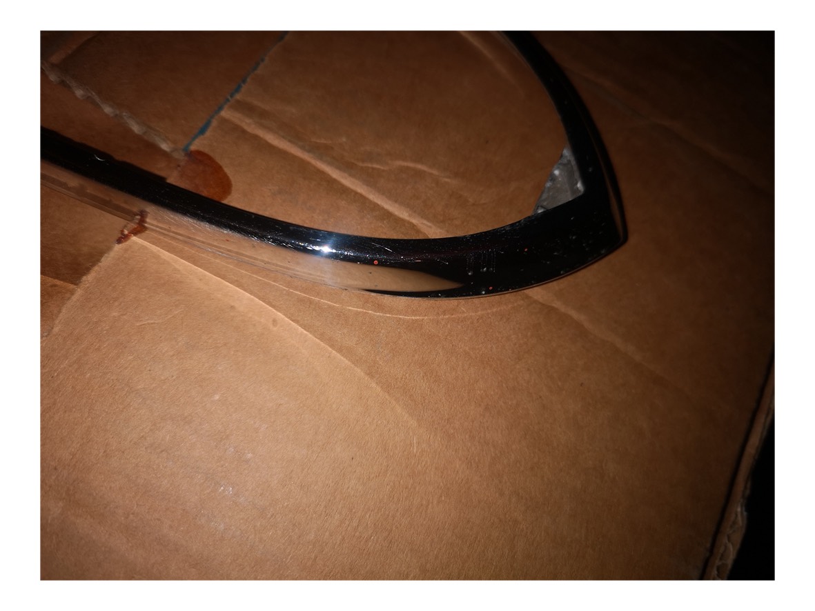 MG B C, garniture chrome feux arrière 3.jpg