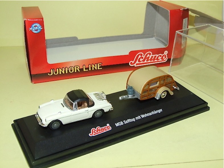 MG B & caravane.jpeg